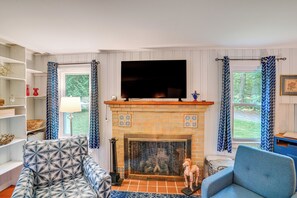 Living Room | Free WiFi