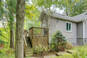 Home Exterior | Single-Story Home