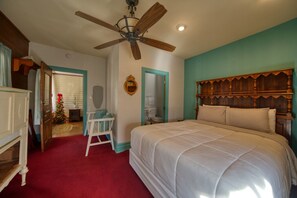 Queen Bedroom with Study