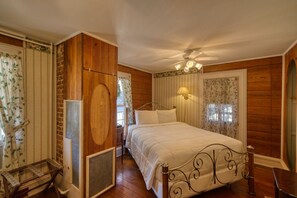 Queen Bedroom