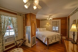 Queen Bedroom