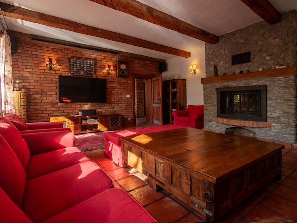 Meubles, Design Intérieur, Sol, Mur, Canapé, Sol, Bois, Plafond, Pièce, Salon