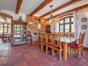 Meubles, Bois, Sol, Design Intérieur, Plafond, Table, Salle À Manger, Table Cuisine Et Salle A Manger, Chaise, Sol