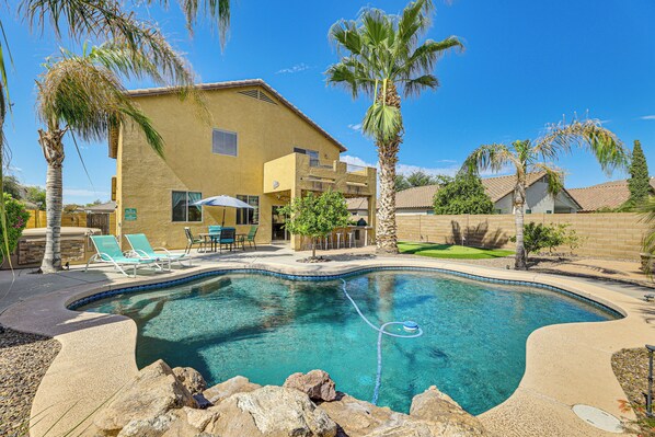 San Tan Valley Vacation Rental | 5BR | 3BR | 1 Step Required | 2,600 Sq Ft