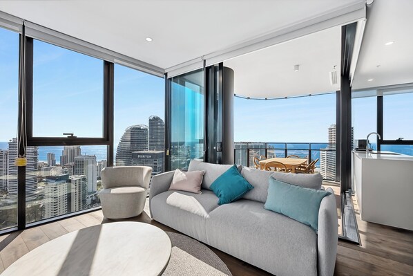 Lounge Room with 360deg views