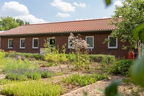 Außenseite Ferienhaus [Sommer]