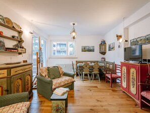 Meubles, Cadre, Étagère, Canapé, Table, Bois, Chaise, Design Intérieur, Rayonnage, Salon