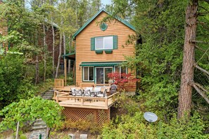 Cozy cabin, view from the dock.