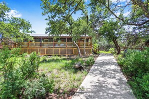 Creekside Vista Escape Cabin