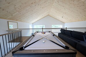 Table de billard de la mezzanine.