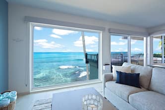 Banyan Tree 300: Gorgeous, New Unit 20 ft from Beach w/ Stunning Ocean Views/AC!
