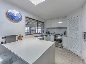 Fully equipped modern kitchen facilities