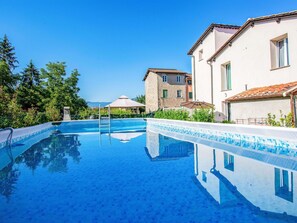 L'Eau, Ciel, Bâtiment, Propriété, Plante, Fenêtre, Piscine, Bleu Azur, Bleu, Maison