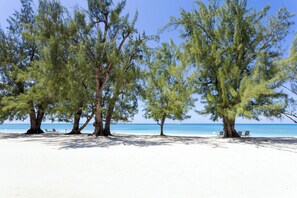 Spectacular 7 Mile Beach - Enjoy!