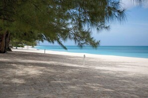 The Islands Club Beach - Spectacular Beach front Condo!