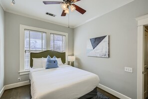 Bedroom 1 with queen sized bed