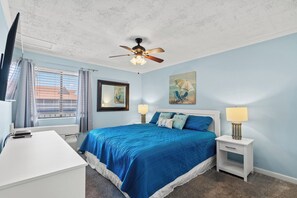 Get a good night's sleep in this private room & wake up to the sun shining in.
