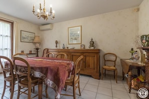 gite-carbonne-villasaintlaurent-salleamanger1