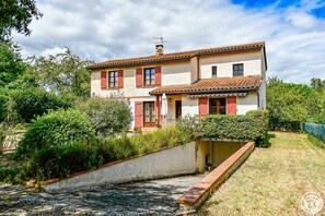 gite-carbonne-villasaintjean-maison-jardin2
