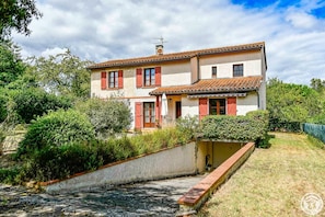 gite-carbonne-villasaintjean-maison-jardin2