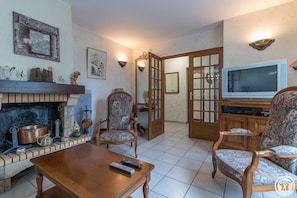 gite-carbonne-villasaintlaurent-salon1