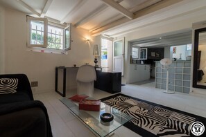Bureau.Appartement.City.Break.La.Cave.Toulousaine.Toulouse