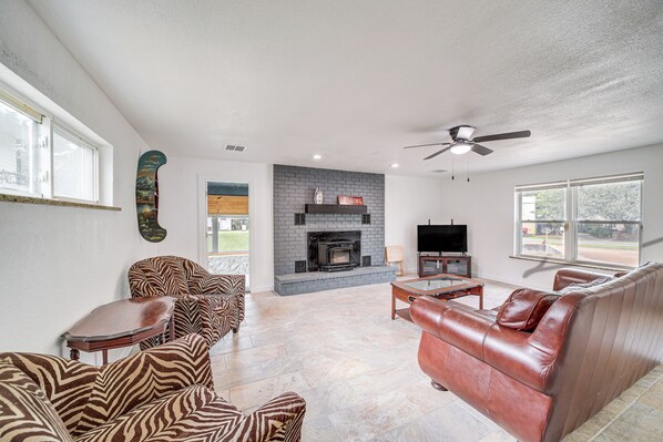 Eufaula Vacation Rental | 3BR | 2BA | 1 Step Required | 2,300 Sq Ft