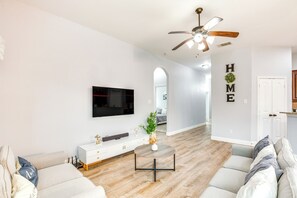 Living Room | Flat-Screen TV