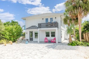 Welcome to your St. Augustine getaway! This newly renovated, two-story white gem is the perfect blend of classic charm and modern comfort. 🌟✨