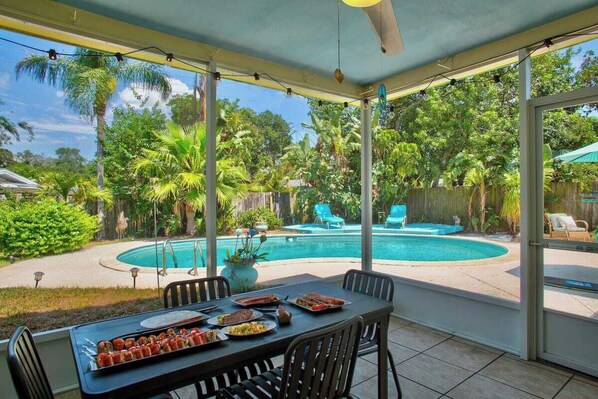 Outdoor dining