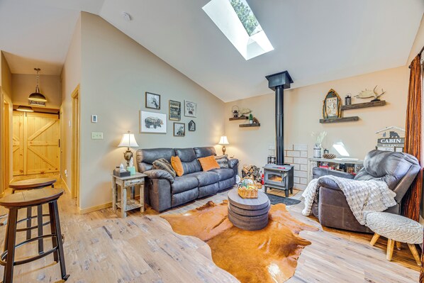 Lake George Vacation Rental | 2BR | 2BA | 1,058 Sq Ft | 2 Steps to Enter