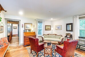 Sitting Room | 1st Floor