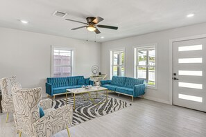 Living Room | 2 Queen Futons | Keyless Entry | 1st Floor