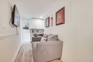 Living Room | Smart TV | Free WiFi | Central A/C