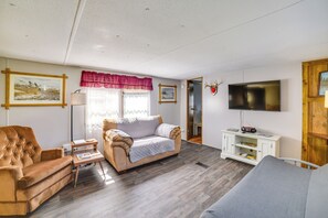 Living Room | Smart TV | Free WiFi