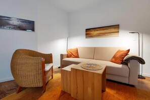 Fewo 24 Residenz Meeresbrandung Duhnen - moderne Schlafcouch mit eigener Matratze