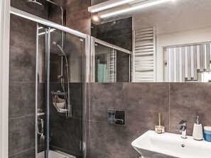 Spiegel, Zapfhahn, Armatur, Sinken, Badezimmer, Interior Design, Gebäude, Bad Sink, Wand