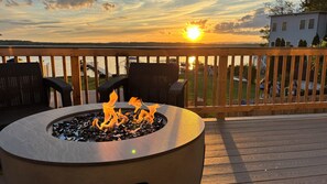 Propane fire pit to enjoy the beautiful lake sunsets