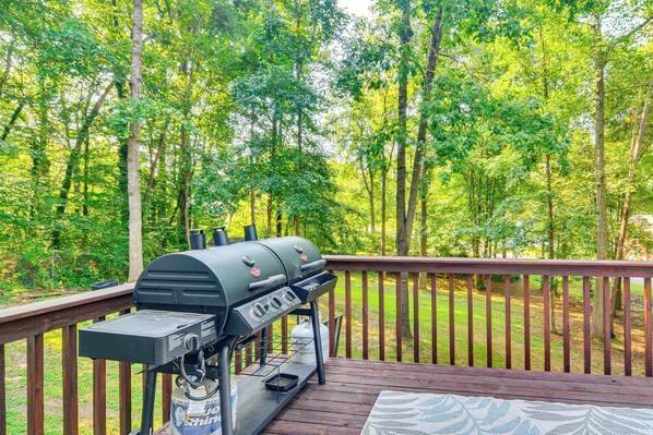 High Point Vacation Rental | 3BR | 2BA | 2,000 Sq Ft | 4 Steps Required