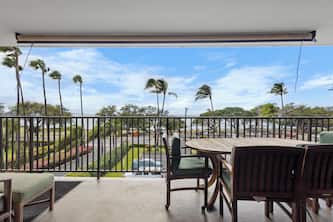 Maui Parkshore 416: two bedroom condo with stunning view of the ocean.