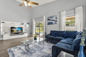936 Bloomingdale Drive (3).jpg