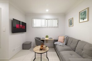 Private Living Room (2)