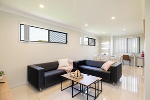 Private Living Room (2)