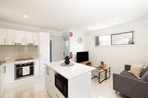 Private Living Room (2)