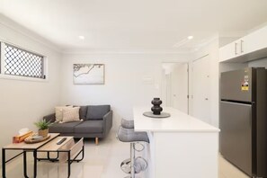 Private Living Room (3)