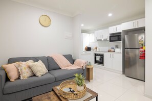 Private Living Room (4)