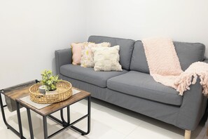 Private Living Room (3)
