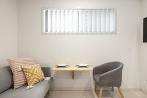 Private Living Room (3)