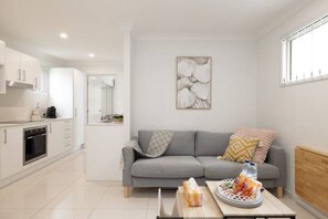 Private Living Room (2)