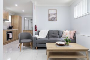 Private Living Room (2)